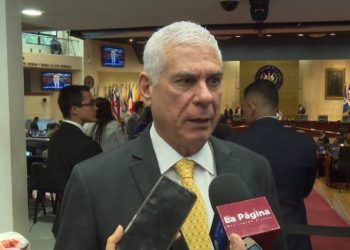 Diputado Parker: “Aquí no existe CICIES, no me parece serio del presidente Bukele todo este espectáculo”