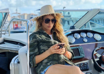Paulina Rubio confiesa: «Mi máximo lujo es estar desnuda en la playa»