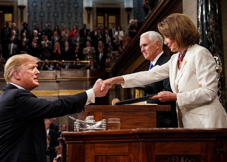Nancy Pelosi presidenta de la Cámara Baja invita a Trump a testificar ante investigadores