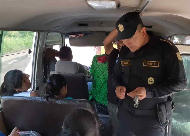 Agentes de seguridad de EE.UU entrenan a policías de Guatemala por fallas en controles a migrantes