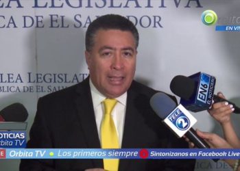 Portillo Cuadra declara en la FGR sobre presunta reunión de ARENA con pandilleros