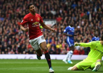 (VIDEO) La extraña parábola en el gol de Marcus Rasahford del Manchester United