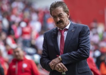 Hugo Sánchez se burla del despido de Ricardo La Volpe como entrenador del Toluca