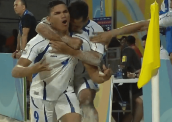 El Mejor Gol del Año de fútbol playa es de Rubén Batres