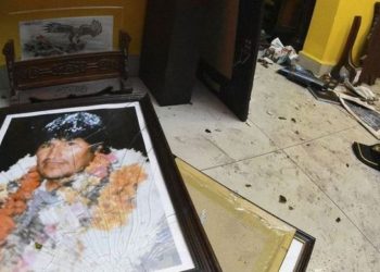 (VIDEO) Saquean la casa de Evo Morales e incendiaron las de dirigentes opositores y periodistas en Bolivia