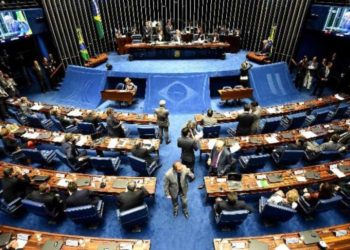 El Senado de Brasil buscan a través de una enmienda constitucional que Lula permanezca en prisión