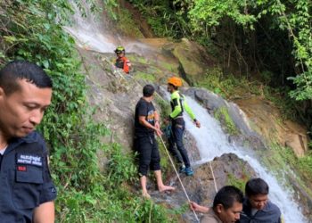 Turista muere por una selfie tras caer por una cascada de Tailandia