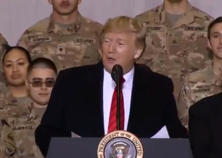 (VIDEO) Trump viajó por sorpresa a Afganistán para compartir la cena de Acción de Gracias con las tropas