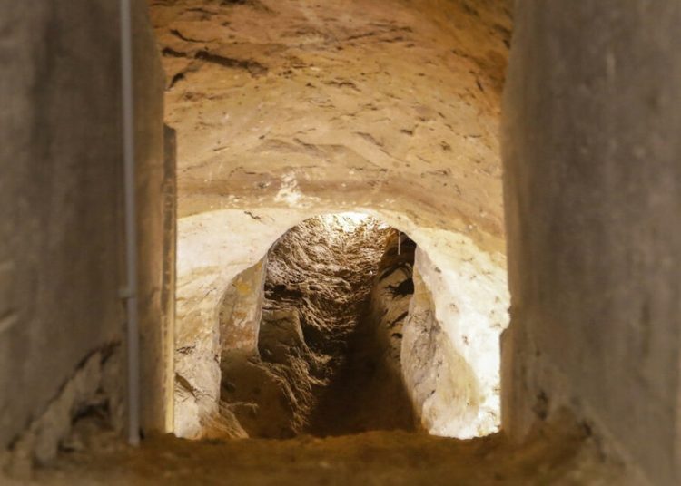 Los túneles de escape bajo el muro de Berlín ya son visitados por el público