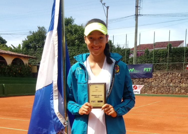 Tenista salvadoreña Valentina Cruz se convierte campeona del torneo Signo de C.A.