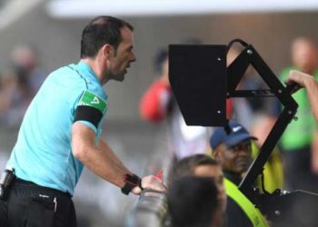 (VIDEO) El surrealista momento que irrumpió en el VAR del fútbol de Israel