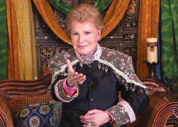 Walter Mercado y las impactantes predicciones cumplidas a lo largo de su vida