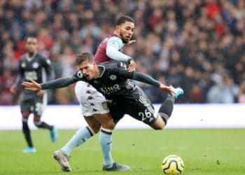 Leicester City gana y sigue en la pelea con el Liverpool