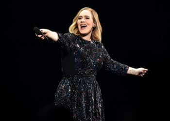 Las fotos navideñas de Adele que desataron un debate sobre la imagen corporal