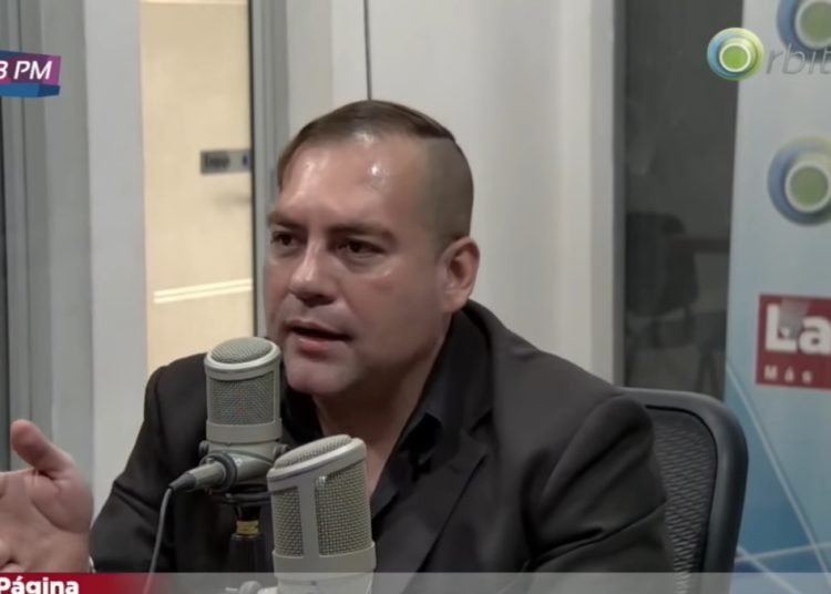 Aldo Álvarez: «Si ARENA y FMLN estuvieran del lado del pueblo, darían sus votos para aprobar el presupuesto hoy mismo»