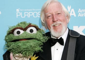 Muere Caroll Spinney, titiritero de ‘Plaza Sésamo’ que daba voz a Big Bird y Óscar el gruñón