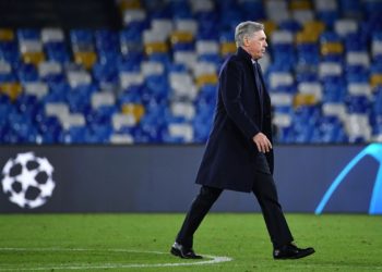 Despiden a Carlo Ancelotti pese a clasificar al Napoli a octavos de final de la Champions