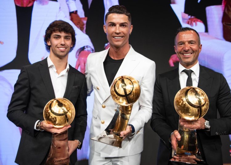 (VIDEO) Cristiano Ronaldo logra ganar último premio de este año