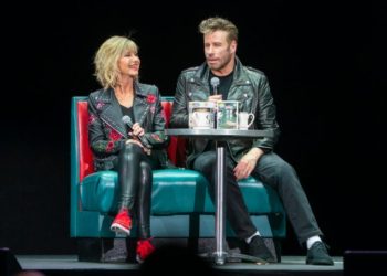 John Travolta y Olivia Newton-John se ponen de nuevo la ropa de Grease