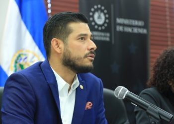 Ministro de Hacienda aclara que la reorientación de $21 millones no pone en riesgo pensiones del 2019