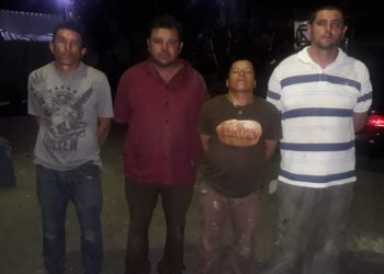 Tras persecución policial capturan a cuatro sujetos que robaban en viviendas en Santa Ana