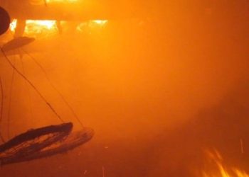 Dejan la cocina encendida y se les quema la casa en Chalatenango