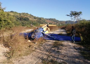 Accidente de avioneta deja dos personas lesionadas en Changallo