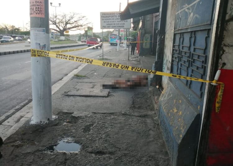 Encuentran a indigente fallecido en las cercanías de la exterminal de Oriente