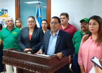 Piden citar a ministra de Turismo para que explique el no pago de bonos a empleados del ISTU