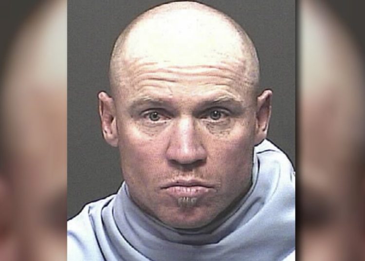 Un adicto fue quien disparó en iglesia de Texas por ser «muy cercano al Señor»