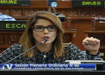 Transportistas abuchean a Milena Mayorga por no votar por prórroga del subsidio