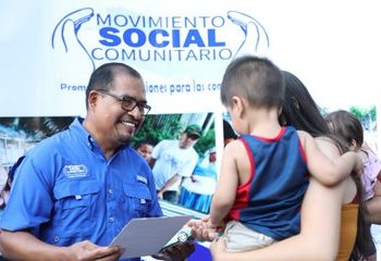 Movimiento Social Comunitario lleva juguetes y alegría a niños de comunidades de San Salvador