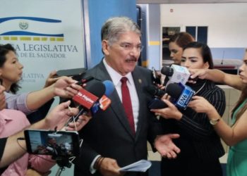 Norman Quijano: “Nosotros dimos el ejemplo de austeridad”