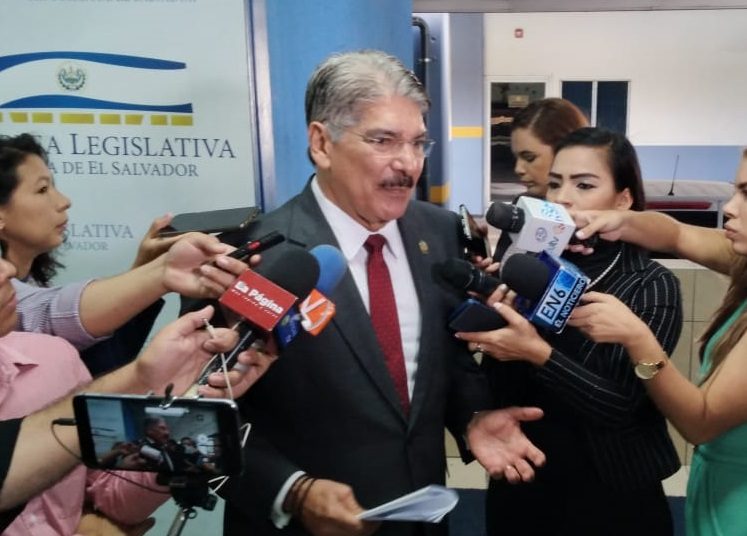 Norman Quijano: “Nosotros dimos el ejemplo de austeridad”