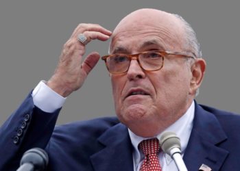 Fiscales estudian elevar imputaciones a socios ucranianos de abogado de Trump