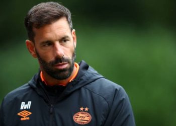Van Nistelrooy se integra como asistente de Koeman en Holanda