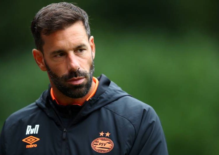 Van Nistelrooy se integra como asistente de Koeman en Holanda