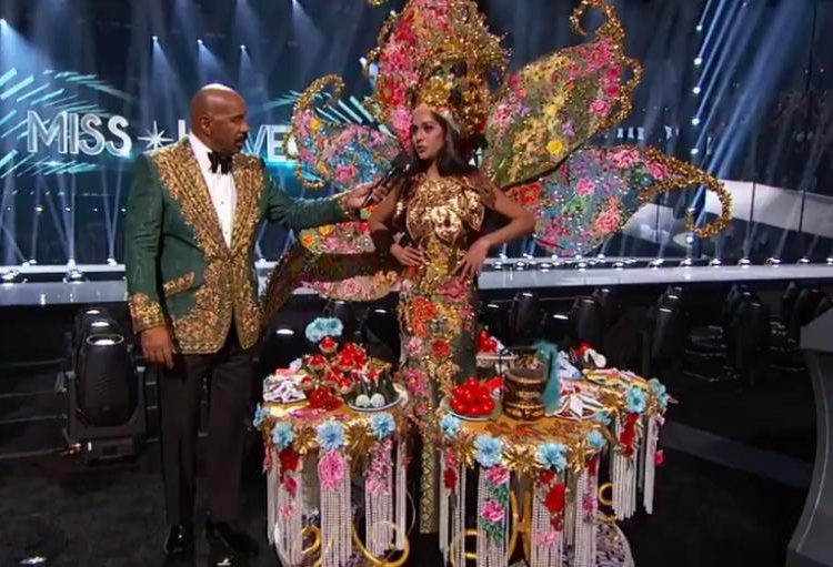 (VIDEO) El conductor Steve Harvey se equivoca de nuevo durante Miss Universo 2019