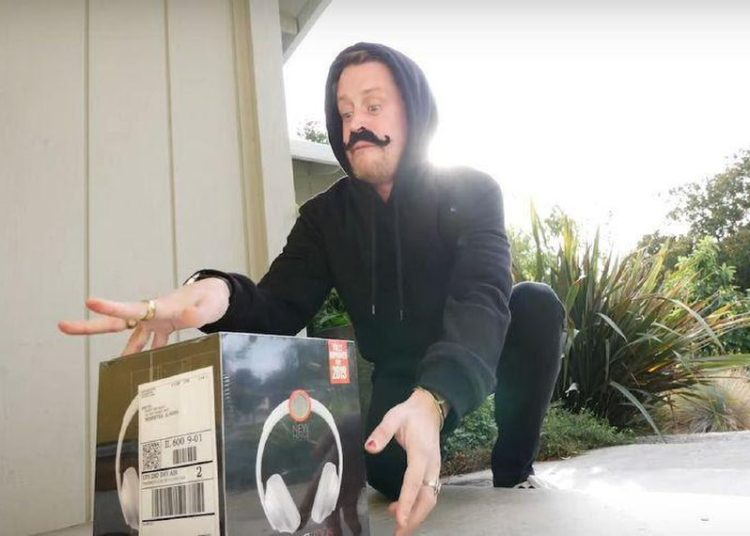 (VIDEO) Exingenierno de la NASA cansado que le roben envíos por correo crea una trampa contra ladrones