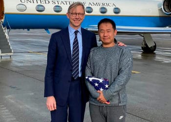 Irán y EE.UU. intercambian prisioneros, entre ellos un presunto espía