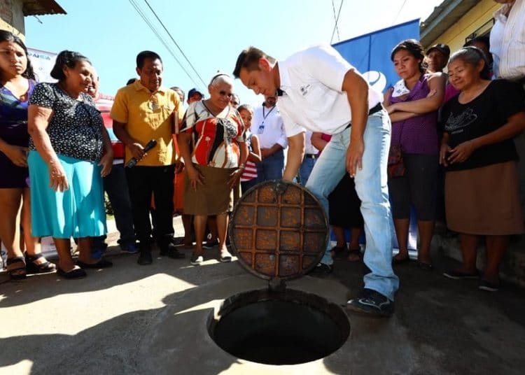 Entregan proyecto de aguas residuales en Juayúa