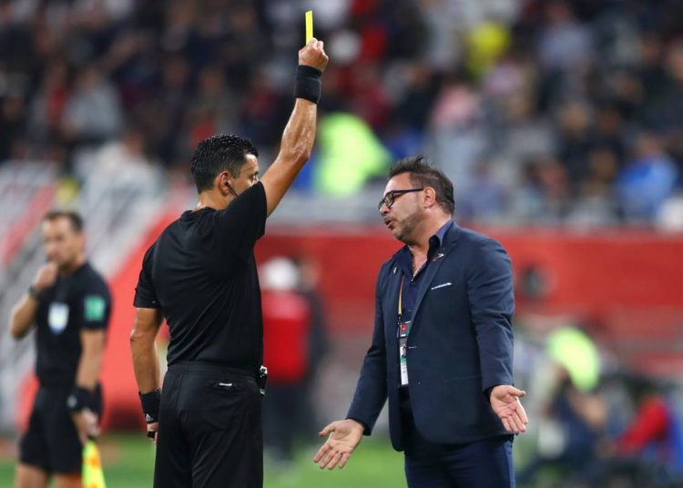 (VIDEO) Los DT Mohamed del Monterrey y Klopp del Liverpool tuvieron una discusión y fueron amonestados