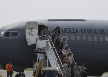 Encuentran posibles restos del avión militar desaparecido en Chile