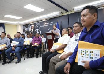 Primer grupo de salvadoreños con visas temporales de trabajo viajará este jueves a EE.UU.