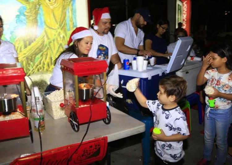 Correos organizó convivio navideño en fuentes Beethoven para niños de comunidades de colonia Escalón