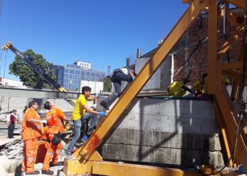 Tres trabajadores muertos y dos lesionados en edificio en construcción sobre Avenida Olímpica