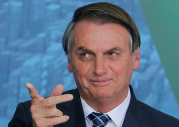 Hospitalizan a presidente de Brasil tras sufrir golpe en la cabeza