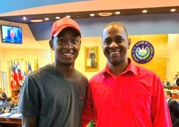 Asamblea otorga nacionalidad salvadoreña a tres futbolistas colombianos que son hermanos