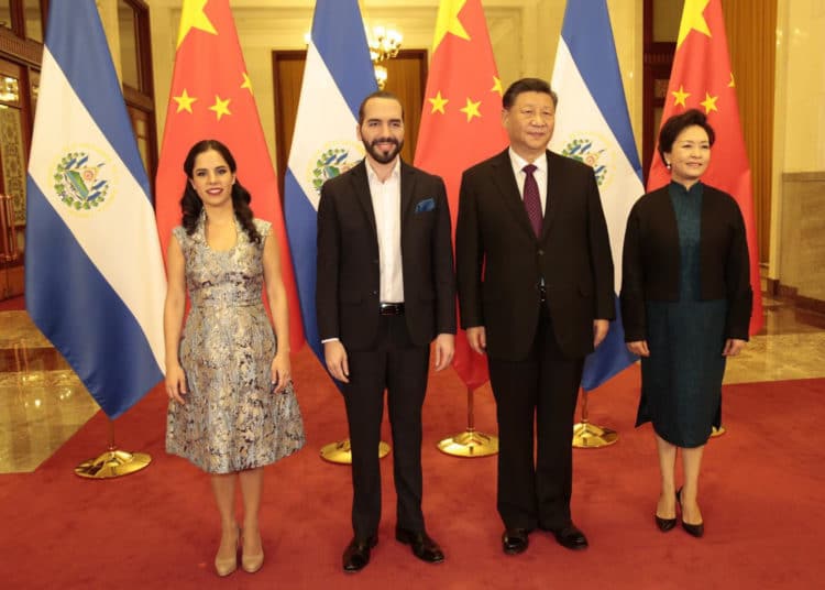 Gabriela de Bukele espera que China apoye a El Salvador con programas de educación inicial