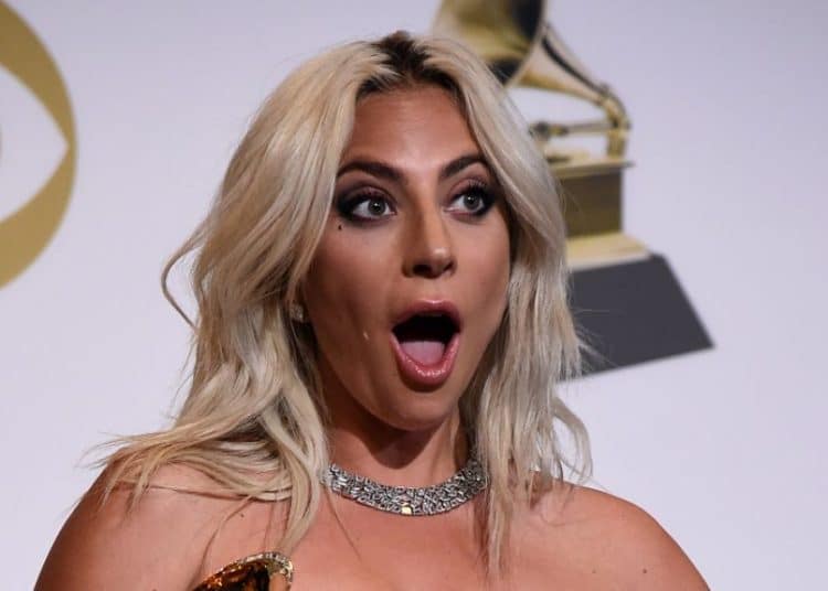 Lady Gaga antes de someterse a cirugías plásticas